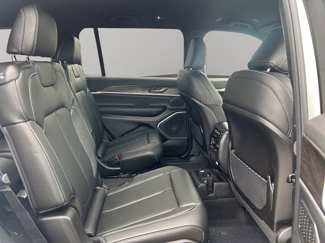 2026 Bright White Clearcoat Jeep Grand Cherokee L Limited 4X4 SUV