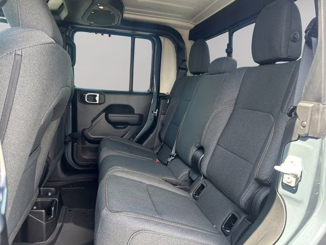 2026 Anvil Clearcoat Jeep Gladiator Sport S 4X4 Truck