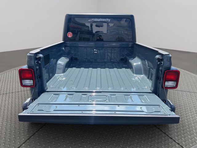 2026 Anvil Clearcoat Jeep Gladiator Sport S 4X4 Truck
