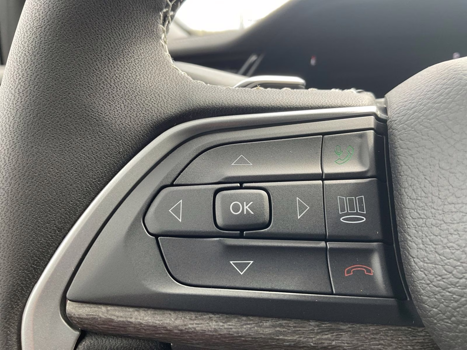 2026 Silver Zynith Jeep Grand Cherokee Limited 4X4 SUV