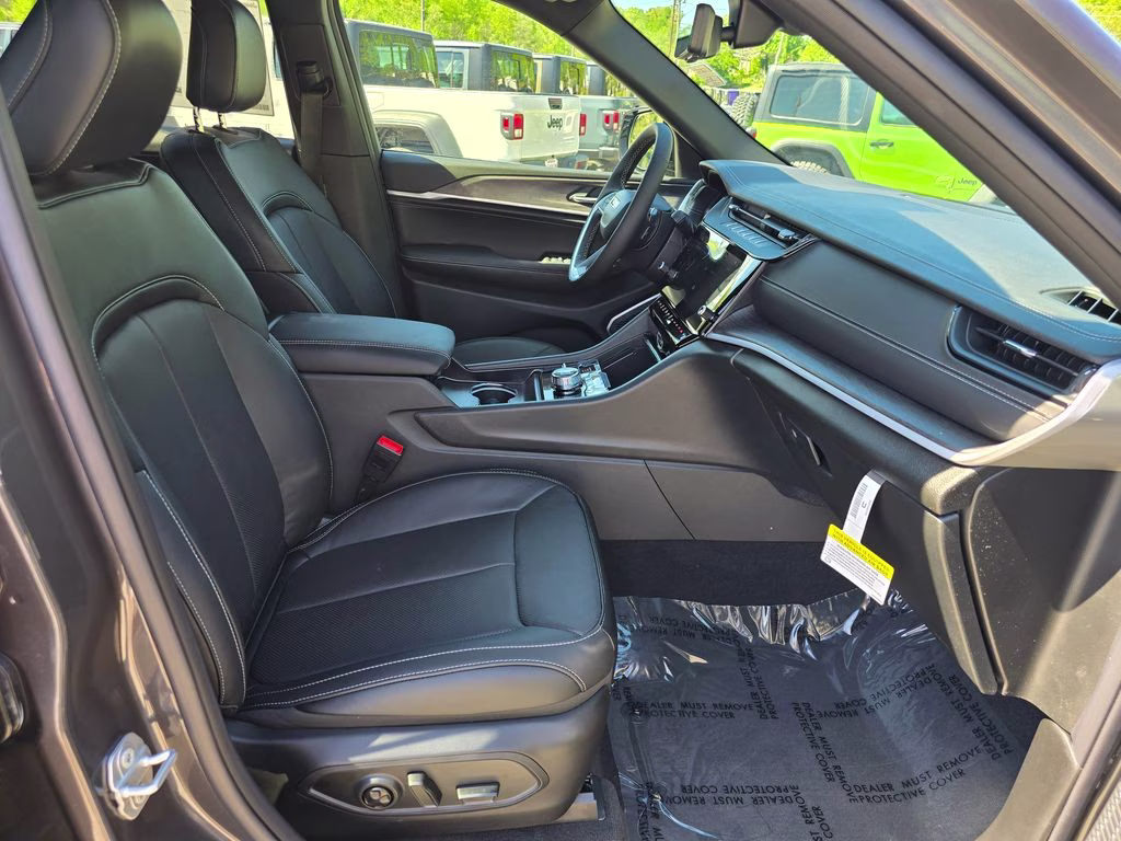 2026 Baltic Gray Metallic Clearcoat Jeep Grand Cherokee L Limited 4X4 SUV