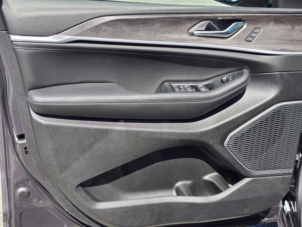 2026 Baltic Gray Metallic Clearcoat Jeep Grand Cherokee L Limited 4X4 SUV