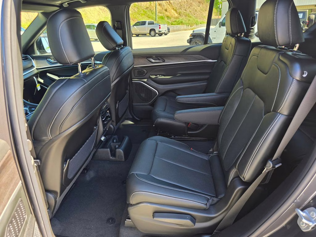 2026 Baltic Gray Metallic Clearcoat Jeep Grand Cherokee L Limited 4X4 SUV