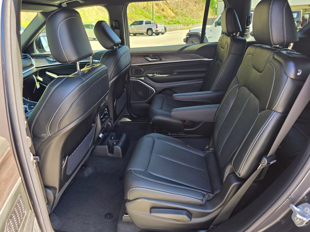 2026 Baltic Gray Metallic Clearcoat Jeep Grand Cherokee L Limited 4X4 SUV