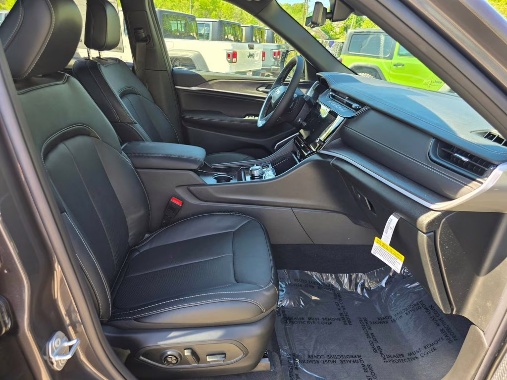 2026 Baltic Gray Metallic Clearcoat Jeep Grand Cherokee L Limited 4X4 SUV