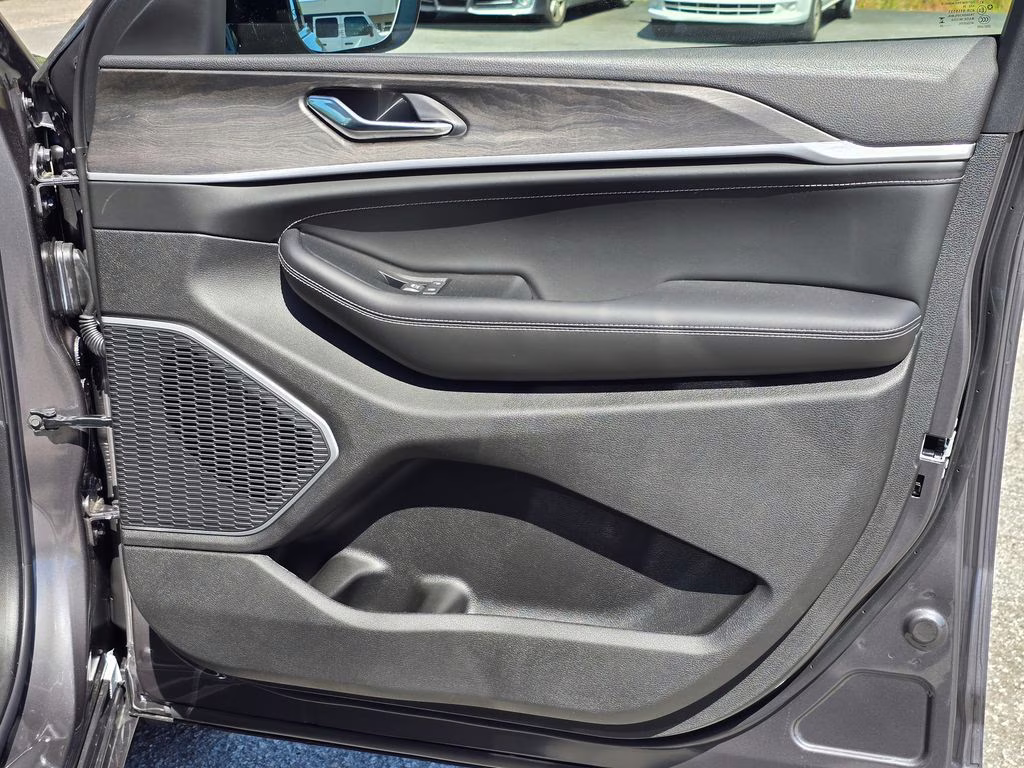 2026 Baltic Gray Metallic Clearcoat Jeep Grand Cherokee L Limited 4X4 SUV