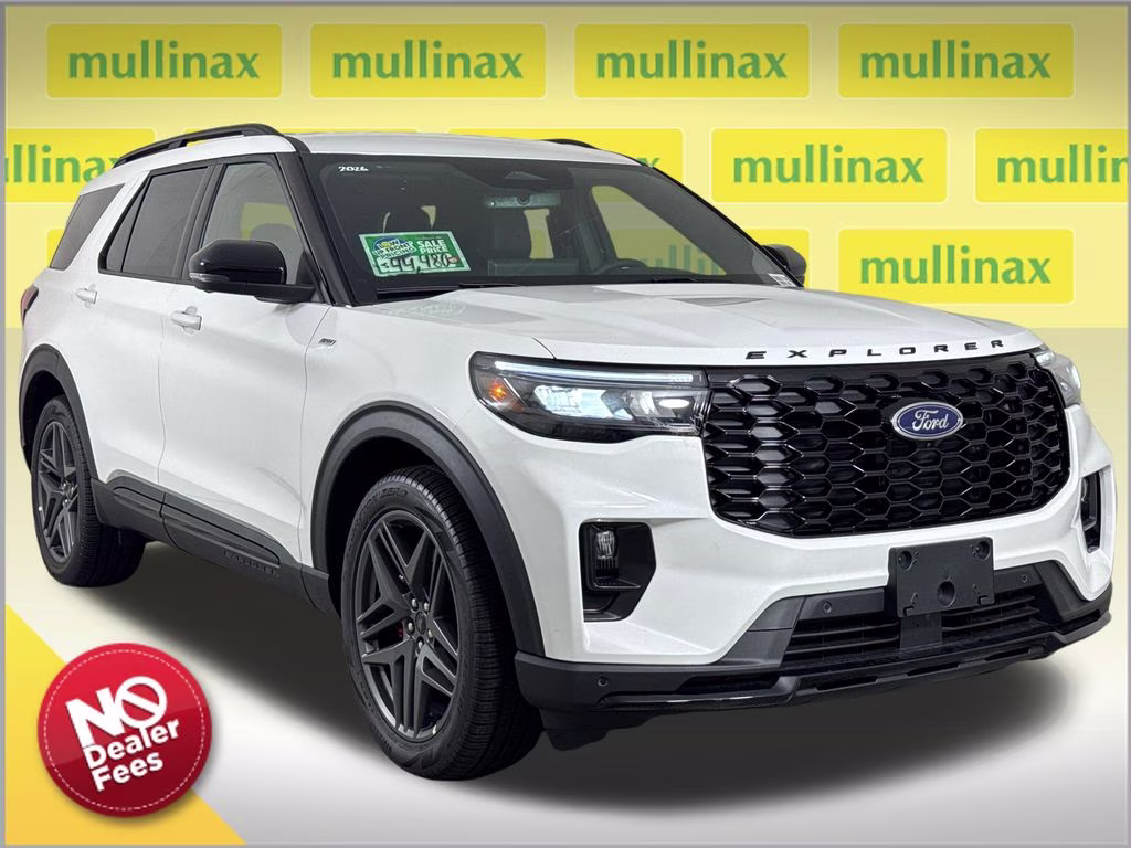 2026 Star White Metallic Tri-Coat Ford Explorer ST-Line RWD SUV