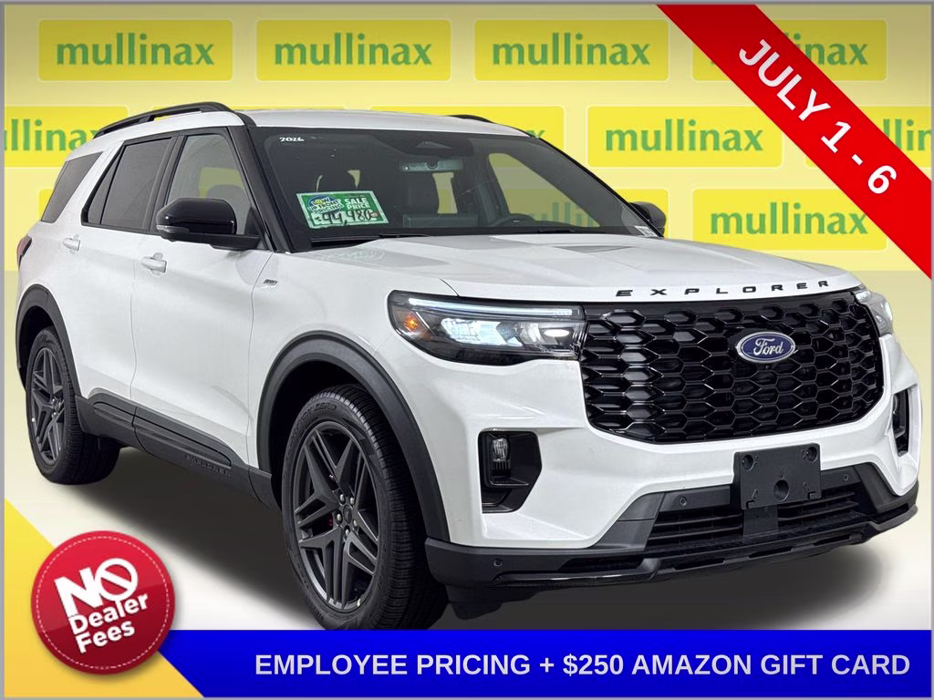 2026 Star White Metallic Tri-Coat Ford Explorer ST-Line RWD SUV