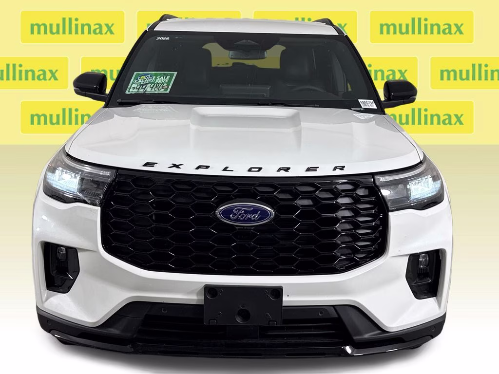 2026 Star White Metallic Tri-Coat Ford Explorer ST-Line RWD SUV