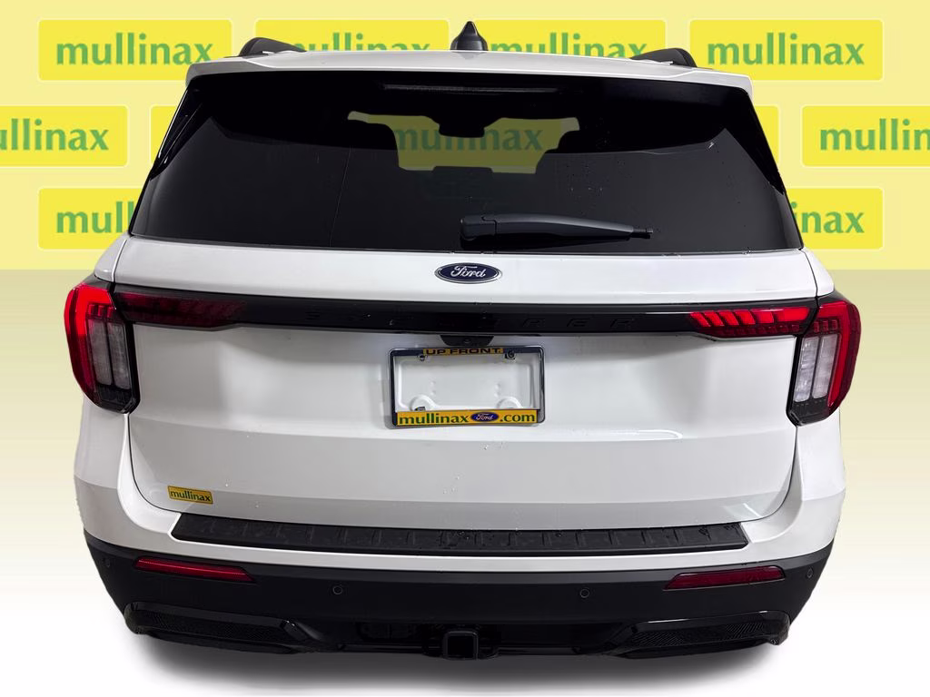 2026 Star White Metallic Tri-Coat Ford Explorer ST-Line RWD SUV