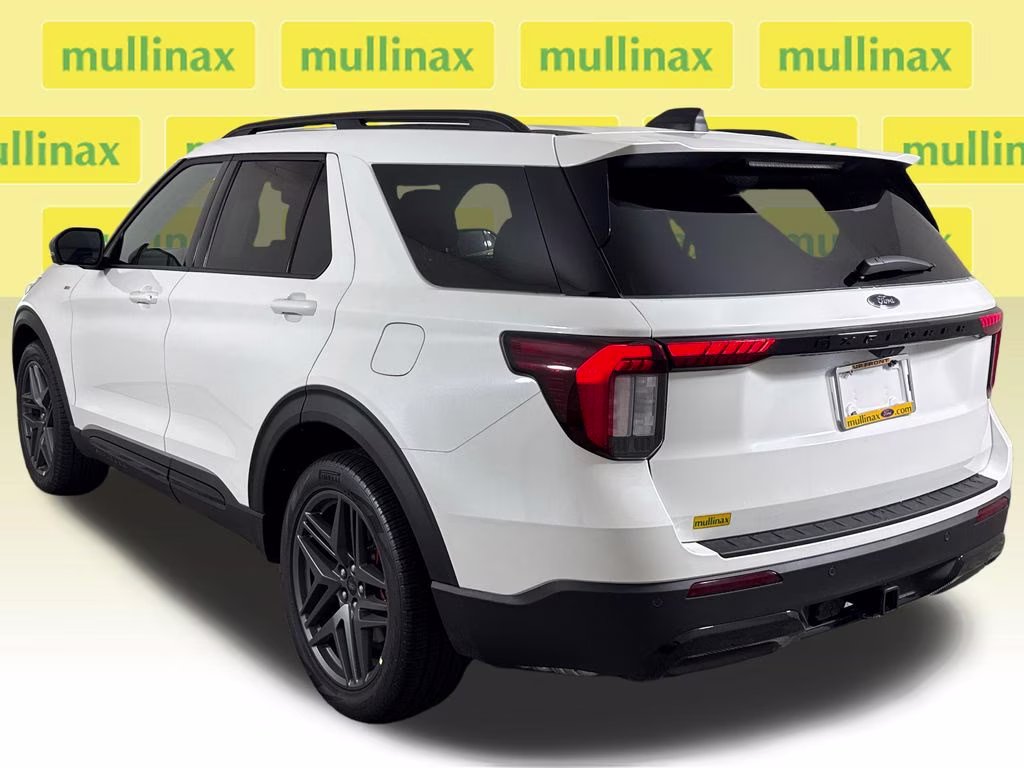 2026 Star White Metallic Tri-Coat Ford Explorer ST-Line RWD SUV