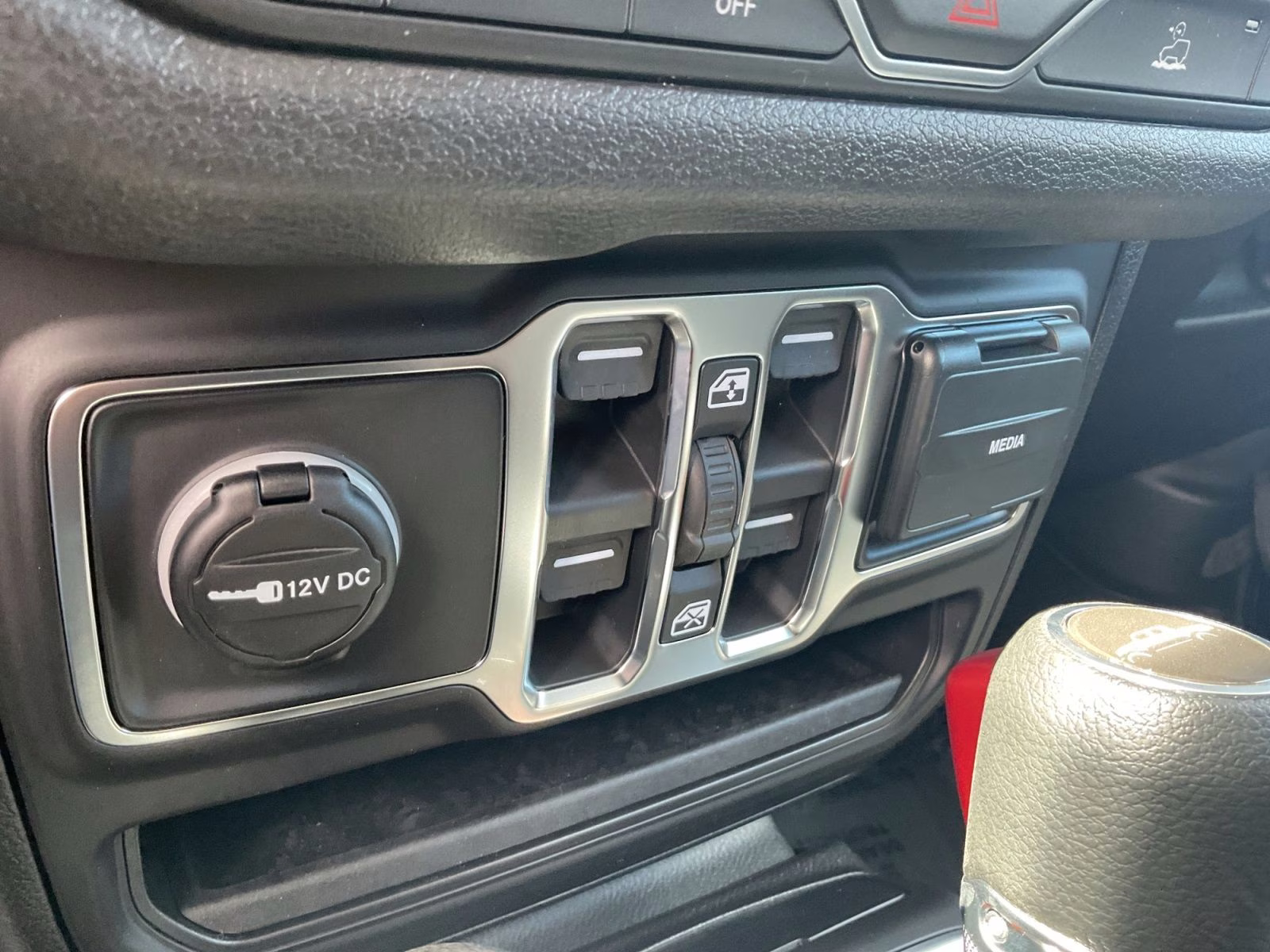 2026 Black Clearcoat Jeep Gladiator Sport S 4X4 Truck