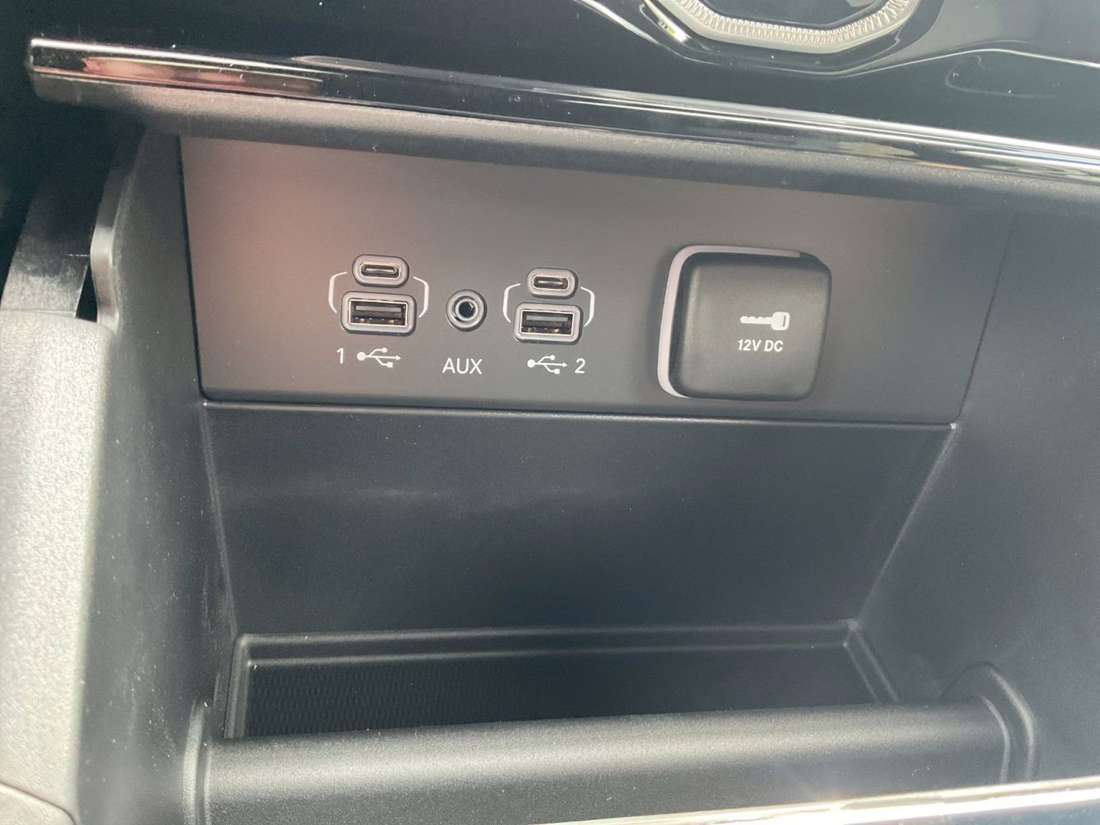 2026 Silver Zynith Jeep Grand Cherokee Limited 4X4 SUV