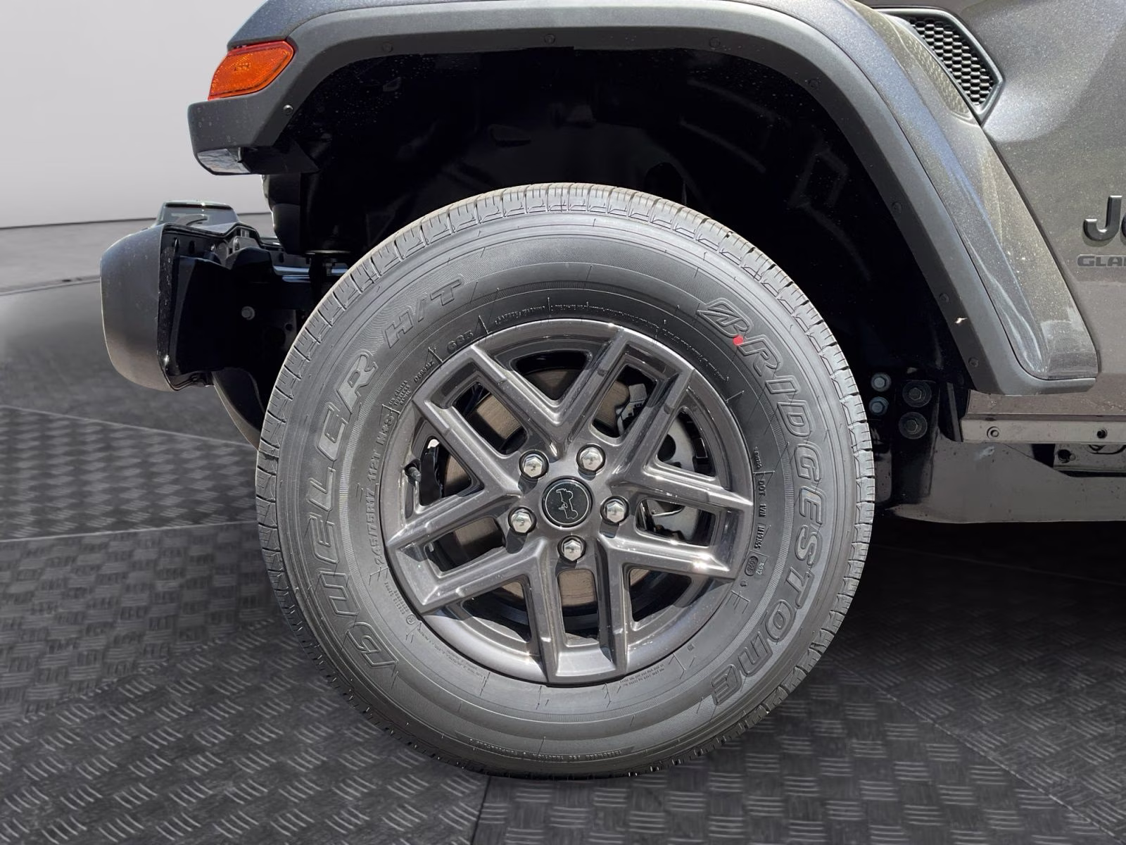 2026 Granite Crystal Metallic Clearcoat Jeep Gladiator Sport S 4X4 Truck