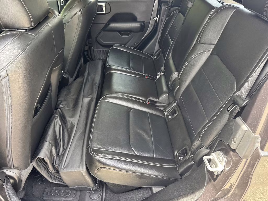 2021 Granite Crystal Metallic Clearcoat Jeep Gladiator Overland 4X4 Truck