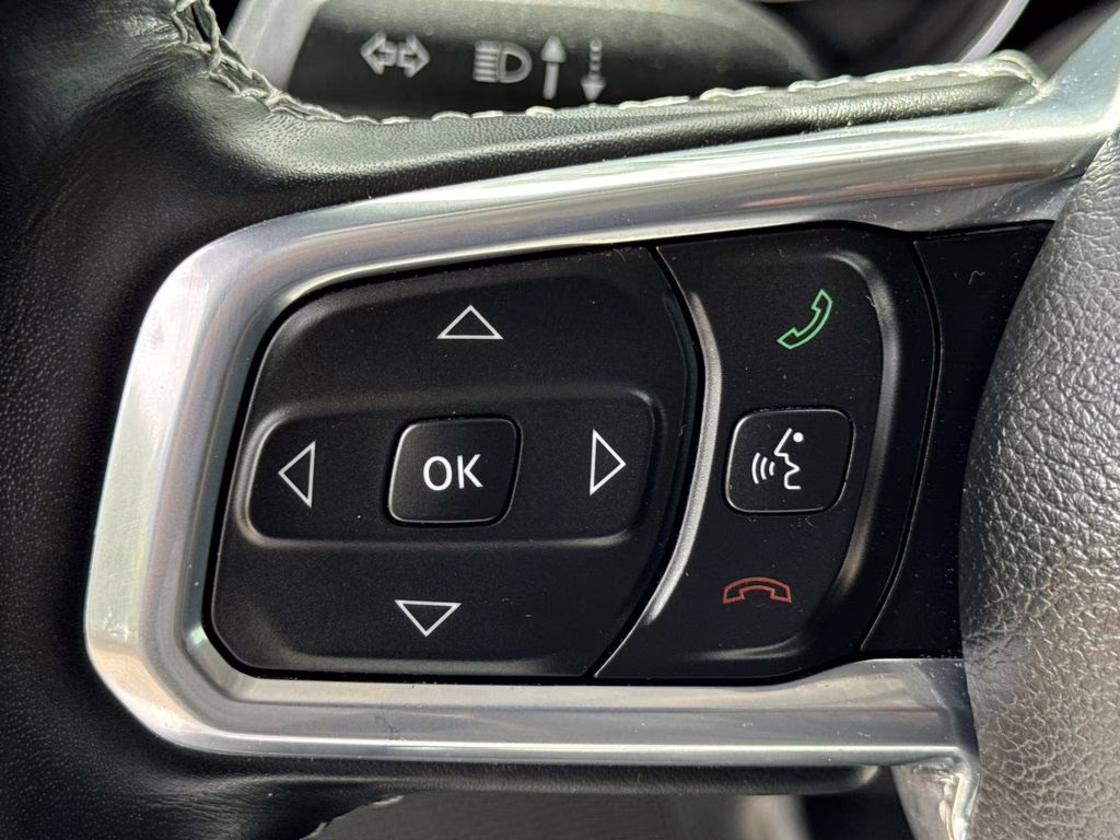 2021 Granite Crystal Metallic Clearcoat Jeep Gladiator Overland 4X4 Truck