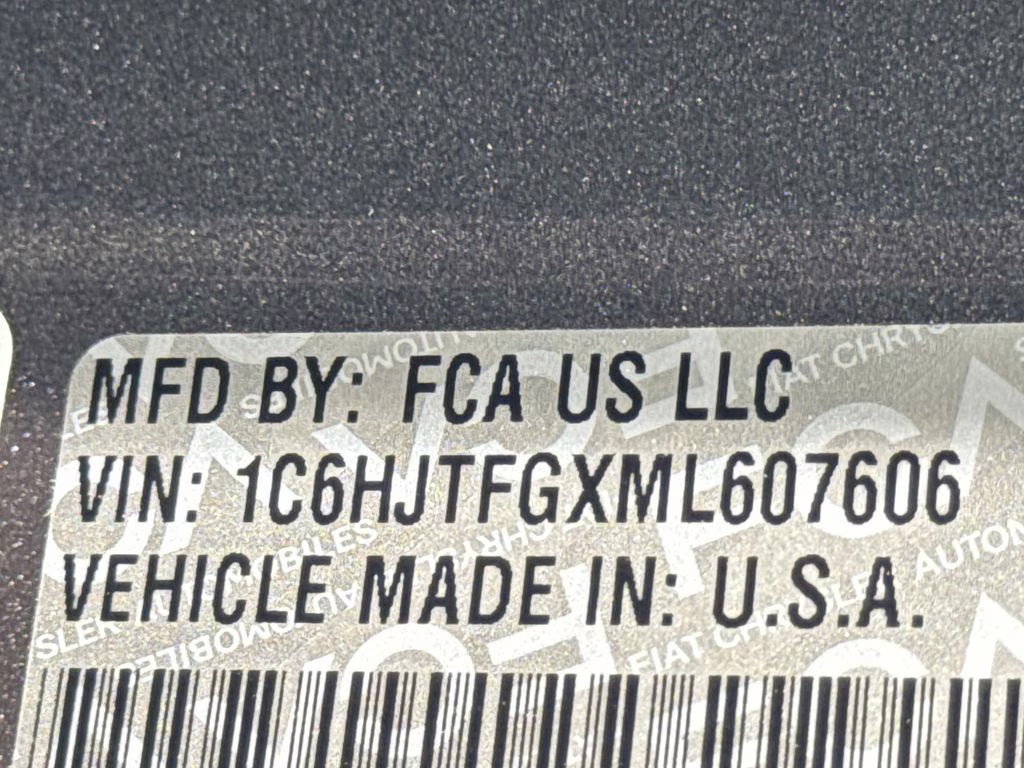 2021 Granite Crystal Metallic Clearcoat Jeep Gladiator Overland 4X4 Truck