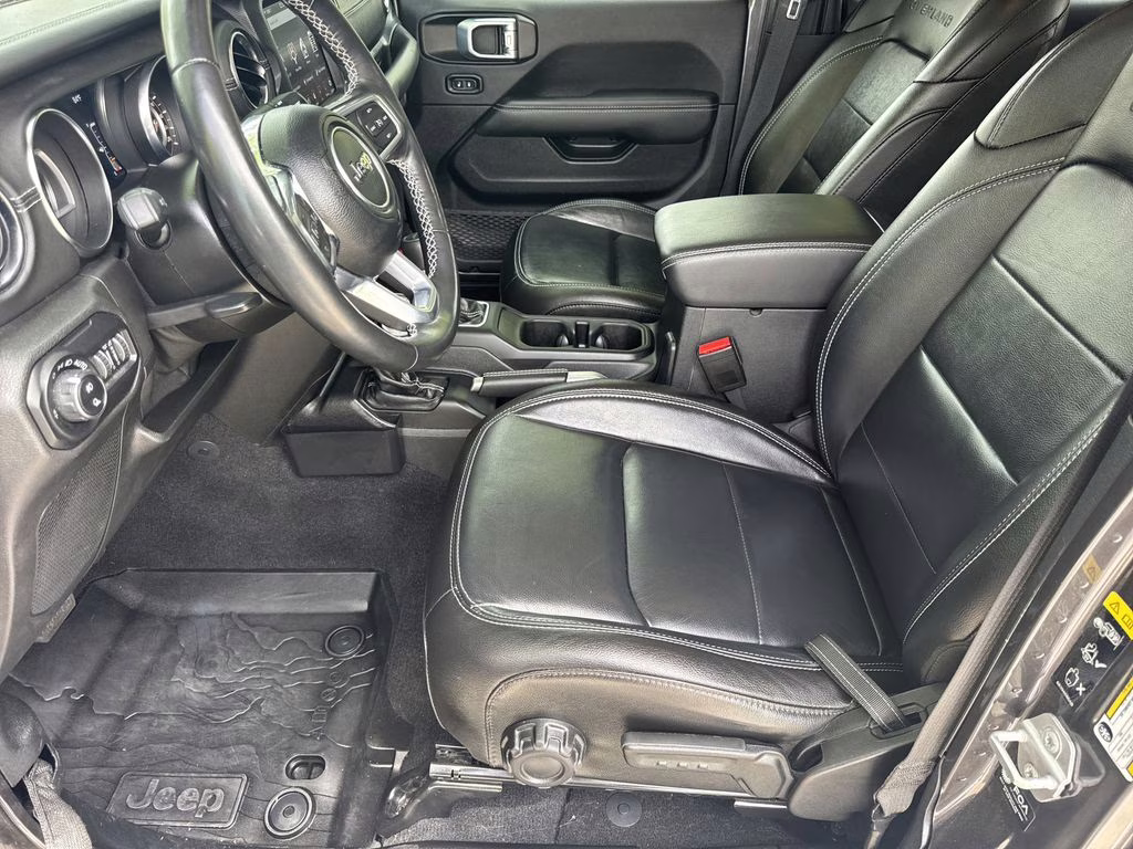 2021 Granite Crystal Metallic Clearcoat Jeep Gladiator Overland 4X4 Truck