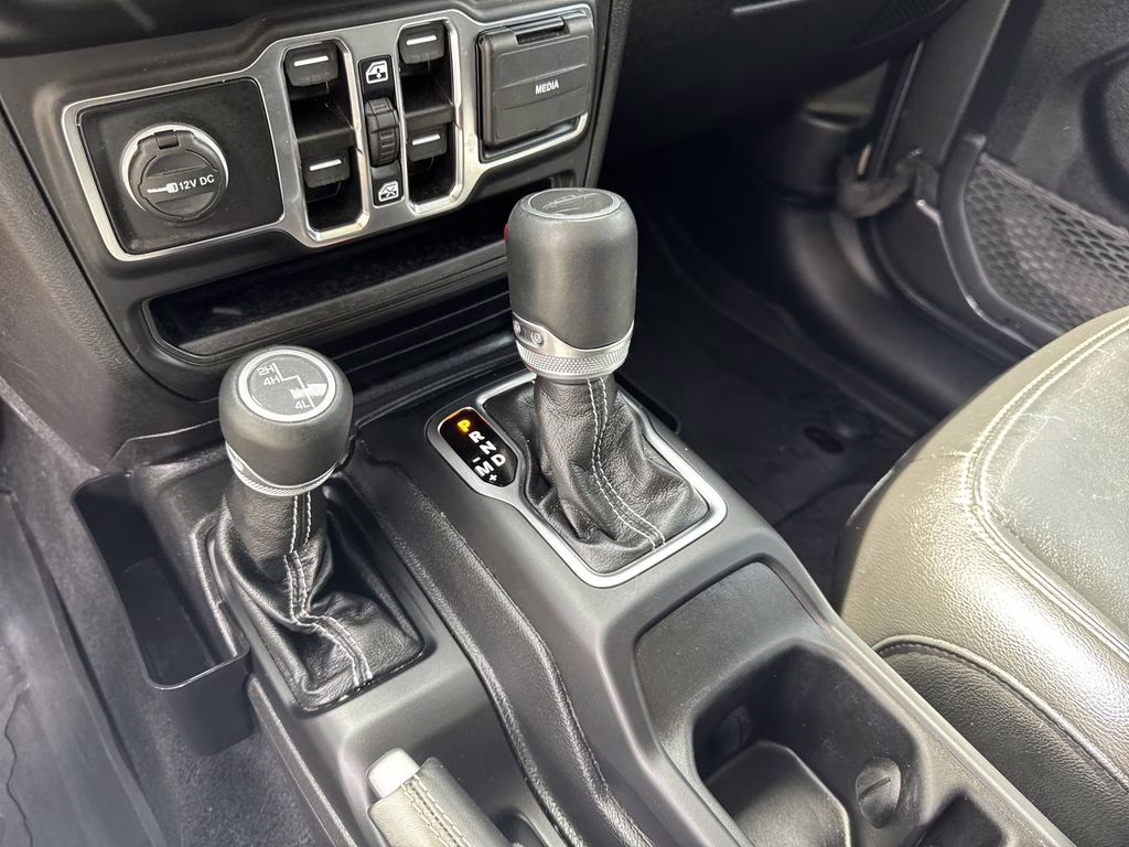 2021 Granite Crystal Metallic Clearcoat Jeep Gladiator Overland 4X4 Truck