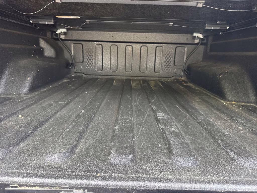 2021 Granite Crystal Metallic Clearcoat Jeep Gladiator Overland 4X4 Truck