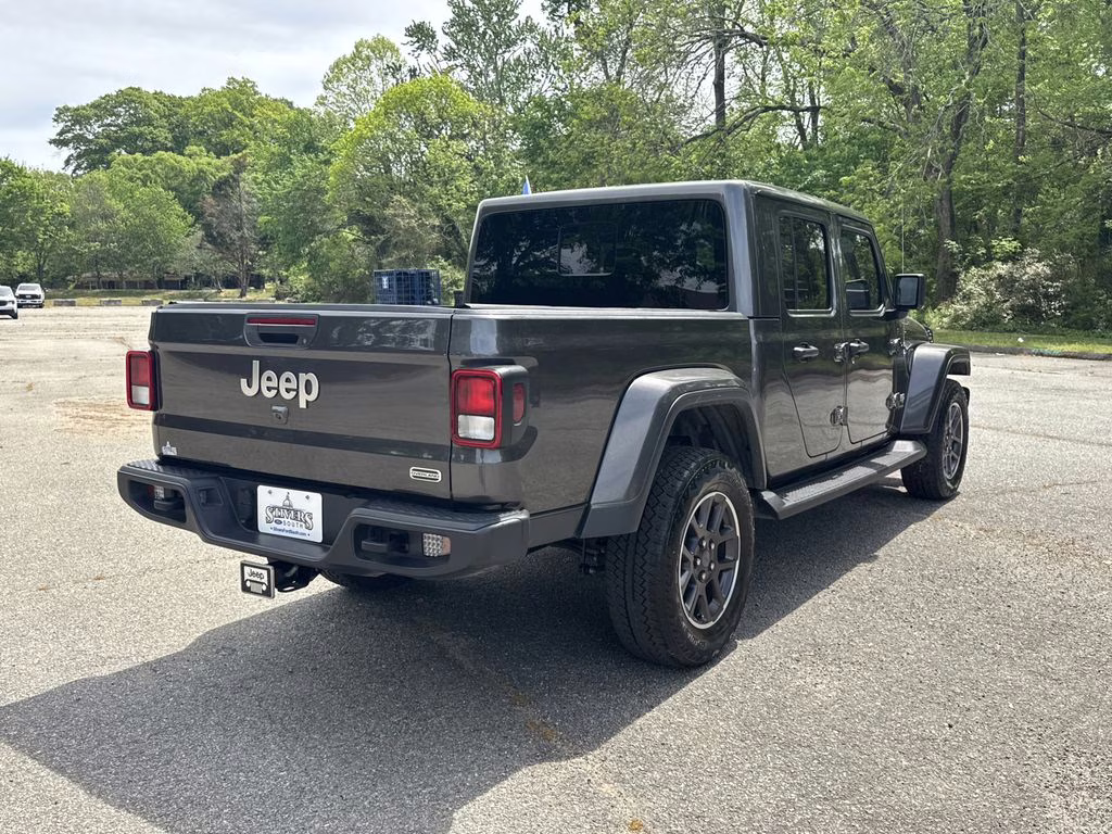 2021 Granite Crystal Metallic Clearcoat Jeep Gladiator Overland 4X4 Truck