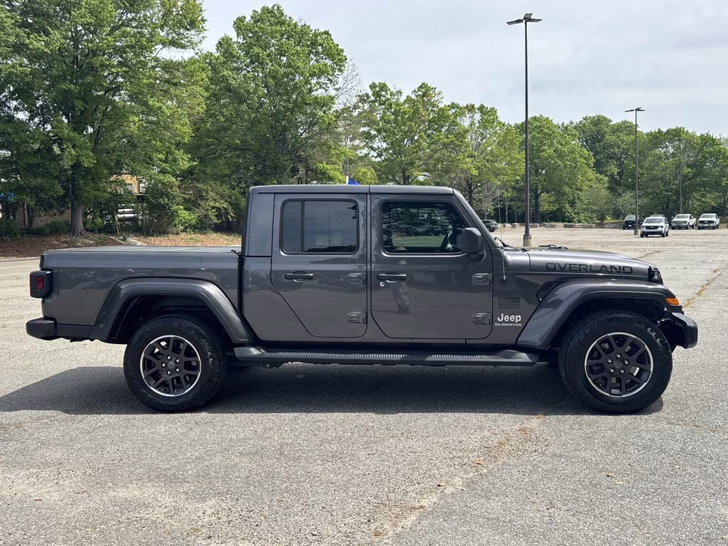 2021 Granite Crystal Metallic Clearcoat Jeep Gladiator Overland 4X4 Truck