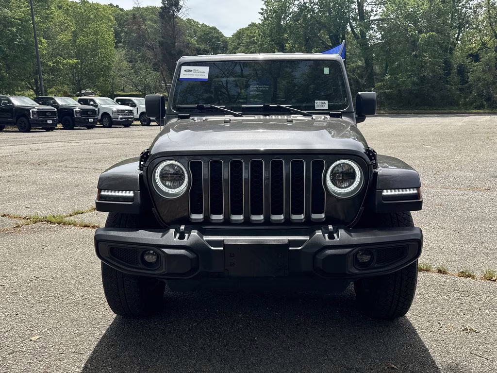 2021 Granite Crystal Metallic Clearcoat Jeep Gladiator Overland 4X4 Truck