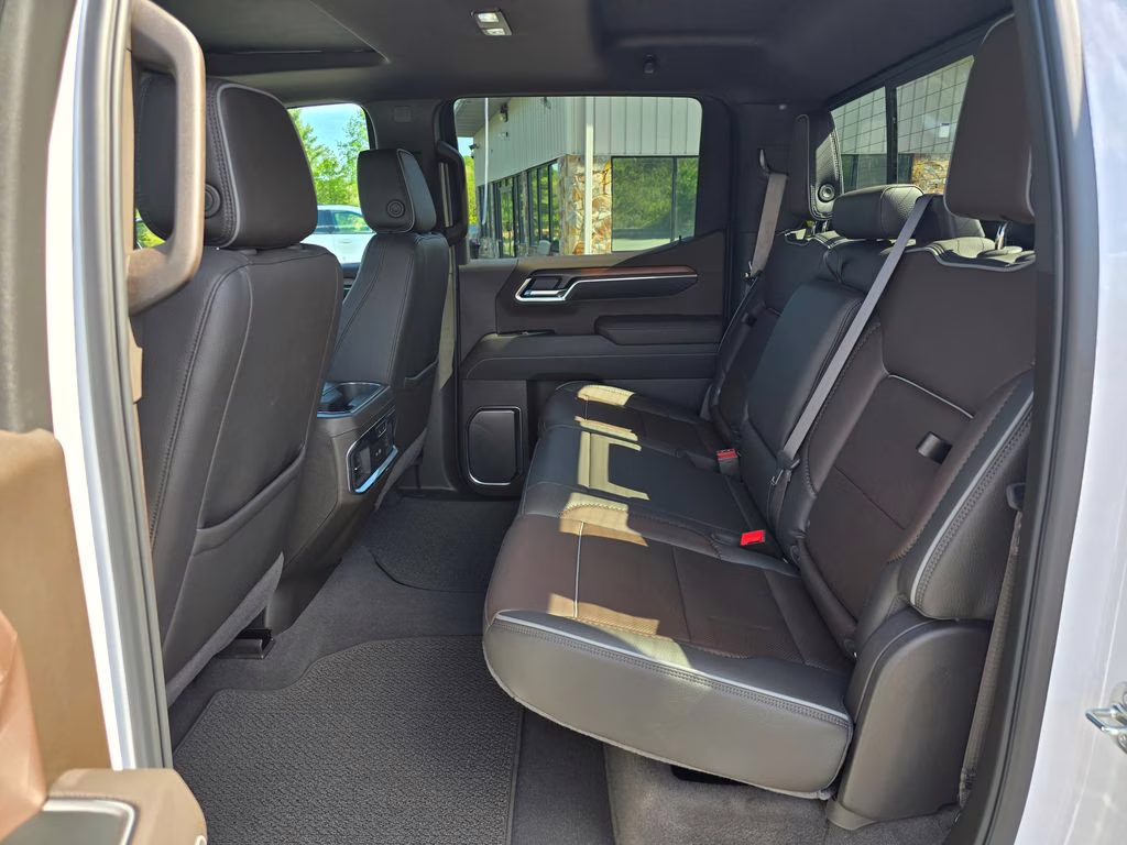 2025 White Frost Tricoat GMC Sierra 1500 Denali 4X4 Truck