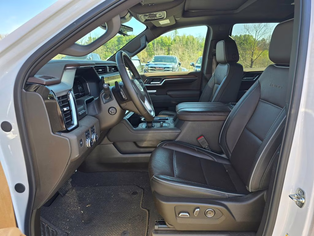 2025 White Frost Tricoat GMC Sierra 1500 Denali 4X4 Truck