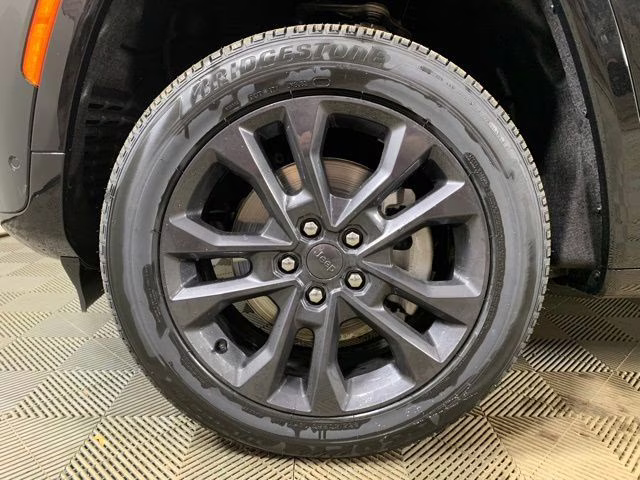 2026 Diamond Black Crystal Pearlcoat Jeep Grand Cherokee L Limited Reserve 4X4 SUV