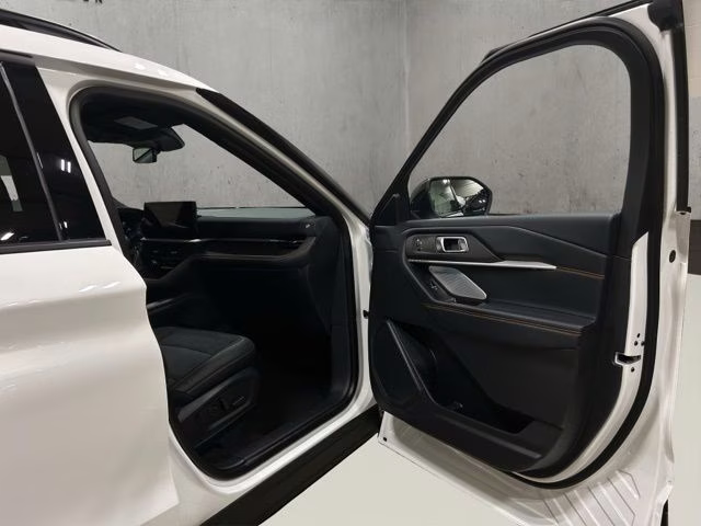 2026 Star White Metallic Tri-Coat Ford Explorer Tremor 4X4 SUV