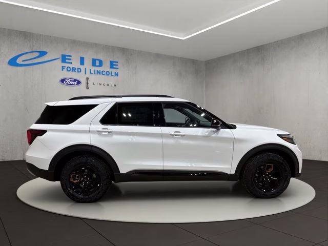 2026 Star White Metallic Tri-Coat Ford Explorer Tremor 4X4 SUV