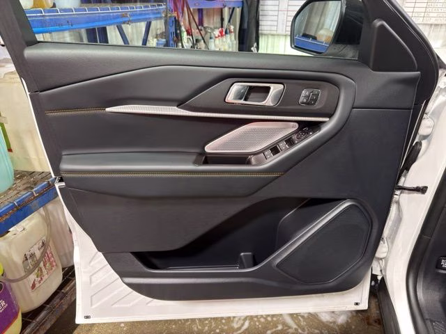 2026 White Metallic Ford Explorer Tremor 4X4 SUV
