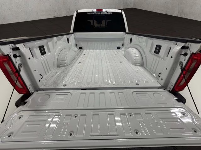 2026 Oxford White Ford Super Duty F-250 SRW XLT 4X4 Truck