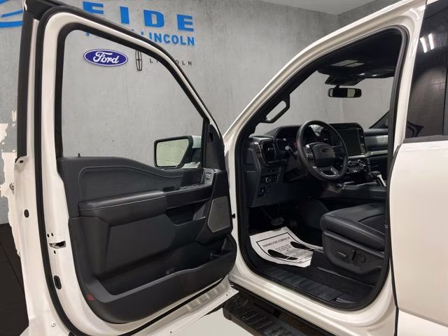 2026 Star White Metallic TC Ford F-150 Lariat Black Appearance 4X4 Truck