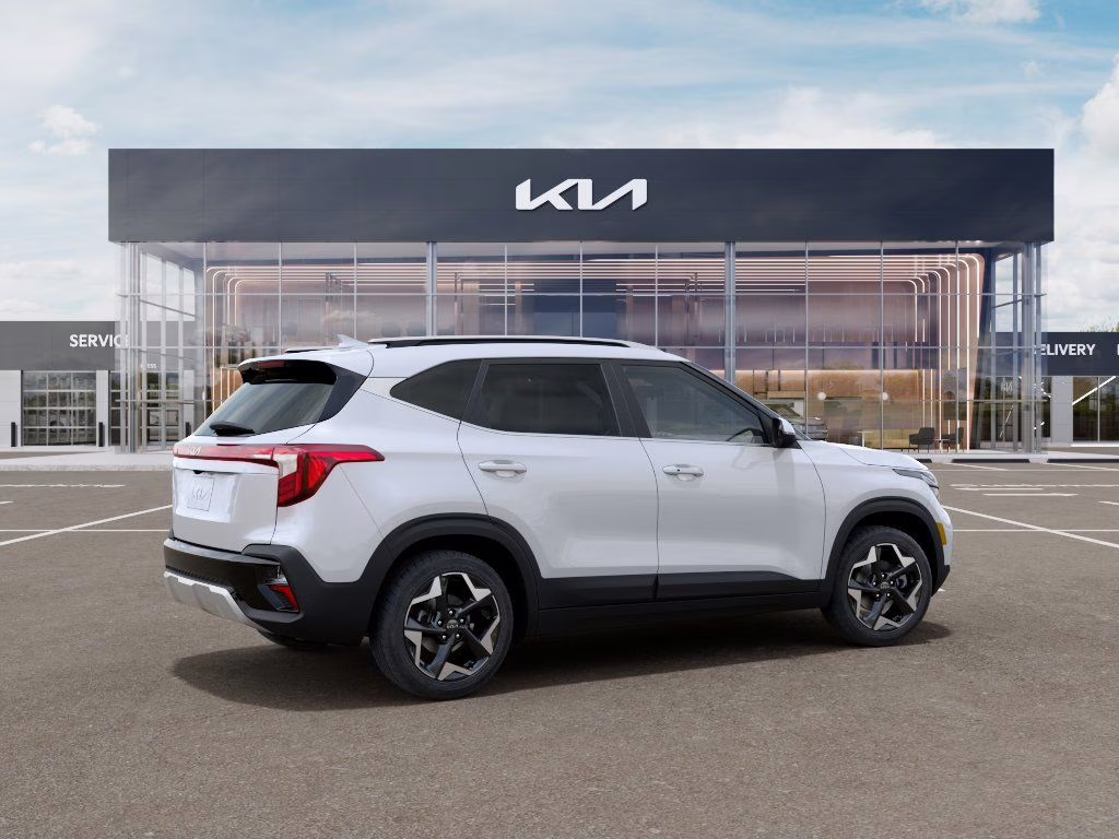 2026 Snow White Pearl Kia Seltos EX FWD SUV