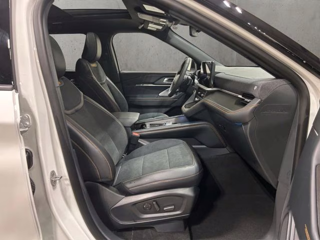2026 Star White Metallic Tri-Coat Ford Explorer Tremor 4X4 SUV