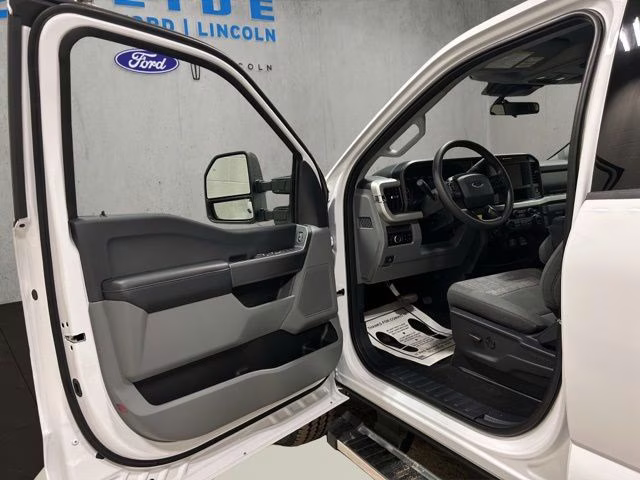 2026 Oxford White Ford Super Duty F-250 SRW XLT 4X4 Truck