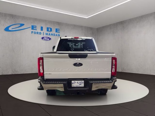 2026 Oxford White Ford Super Duty F-250 SRW XLT 4X4 Truck
