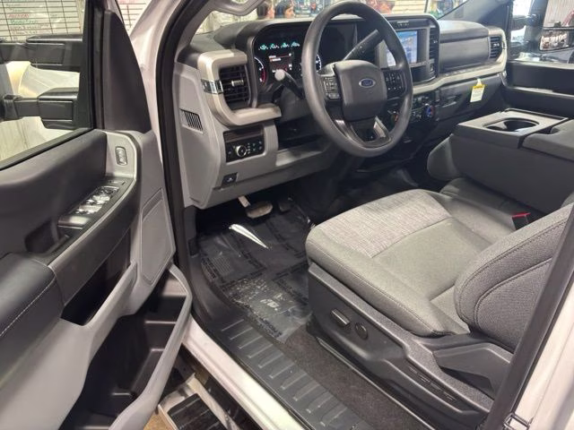 2026 Oxford White Ford Super Duty F-250 SRW XLT 4X4 Truck
