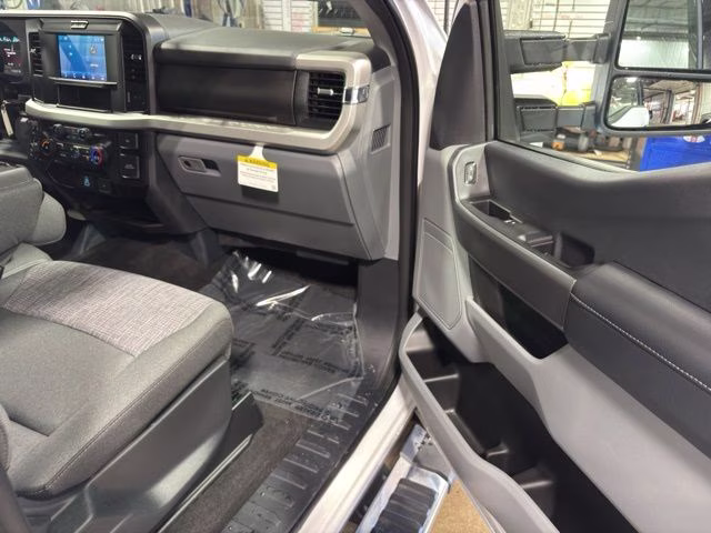 2026 Oxford White Ford Super Duty F-250 SRW XLT 4X4 Truck