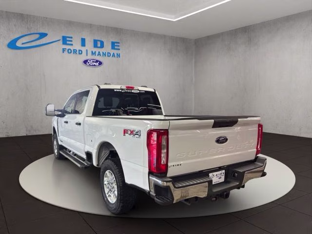 2026 Oxford White Ford Super Duty F-250 SRW XLT 4X4 Truck