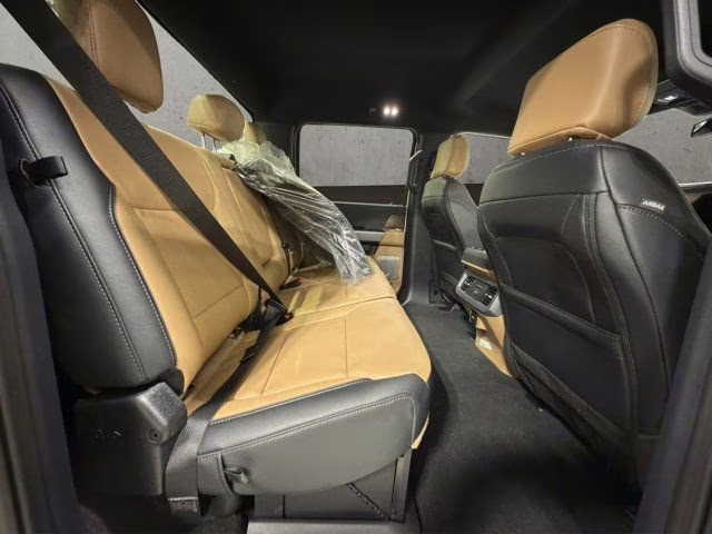 2026 Star White Metallic Tri-Coat Ford Super Duty F-250 SRW Lariat Chrome 4X4 Truck