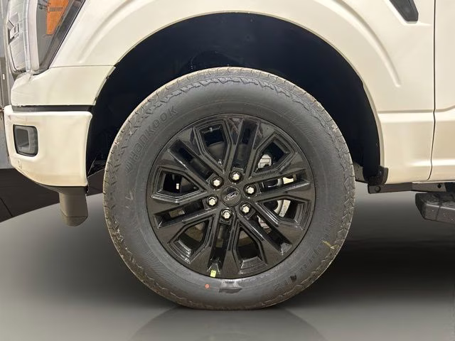 2026 Star White Metallic TC Ford F-150 Lariat Black Appearance 4X4 Truck