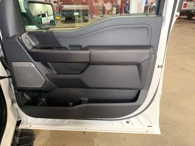 2026 Star White Metallic TC Ford F-150 Lariat Black Appearance 4X4 Truck