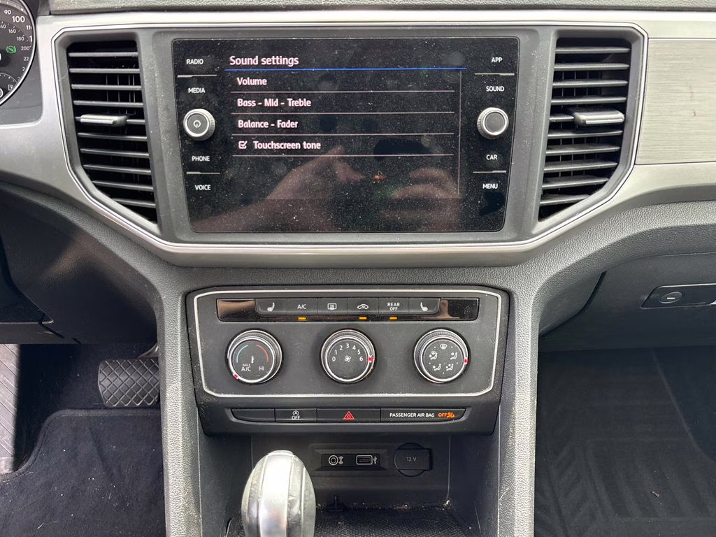 2018 Platinum Gray Metallic Volkswagen Atlas 3.6L V6 SE AWD SUV