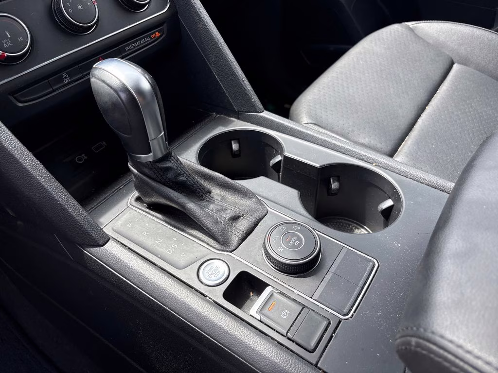 2018 Platinum Gray Metallic Volkswagen Atlas 3.6L V6 SE AWD SUV