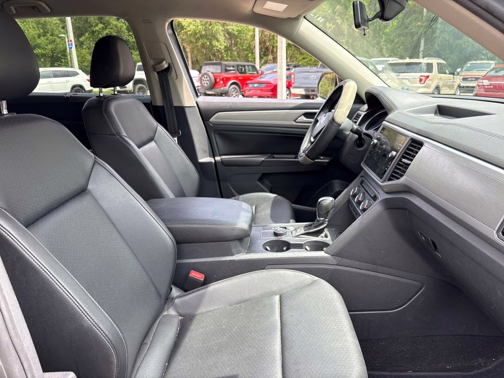 2018 Platinum Gray Metallic Volkswagen Atlas 3.6L V6 SE AWD SUV