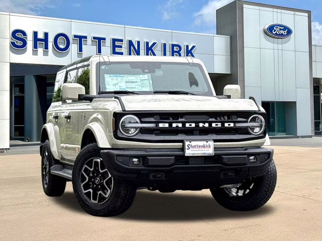 2026 Beige Ford Bronco Outer Banks 4X4 SUV