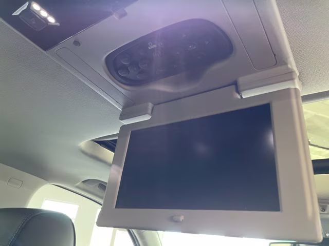 2018 Summit White GMC Yukon Denali AWD SUV